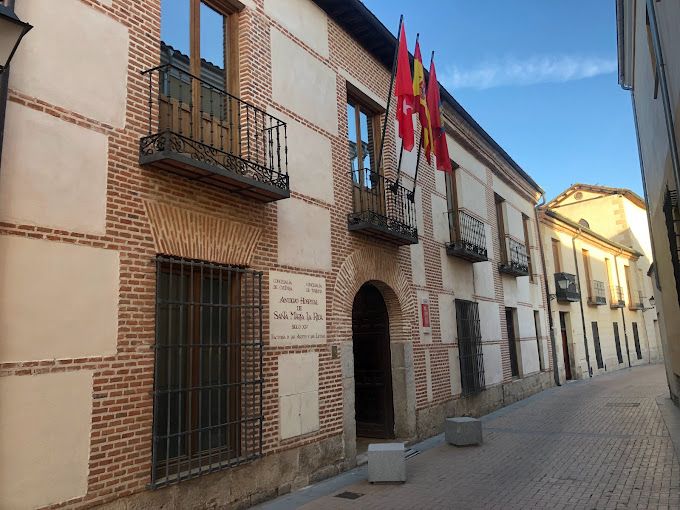 SEMINARIO MAYOR DIOCESANO
Localidad: Alcalá de Henares - Madrid 
Superficie: 1.500 m2 
Descripción: Proyecto con DO integral de instalaciones y licencia actividad