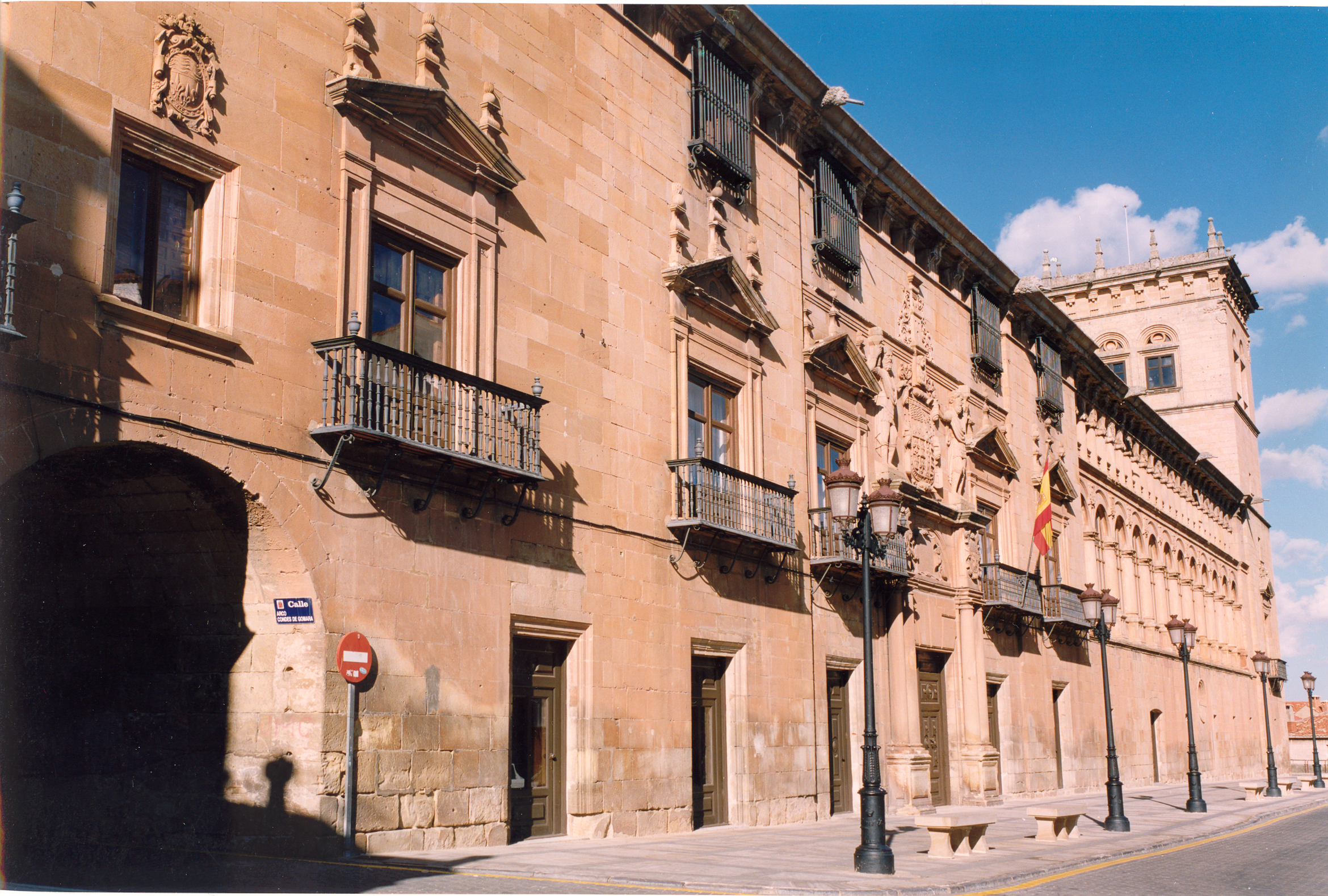PALACIO DE JUSTICIA - CONDES DE GÁMARA (s.XVI) 
Localidad: Soria 
Superficie: 2.800 m2 
Descripción: Proyecto con DO remodelación instalaciones (Fase II)