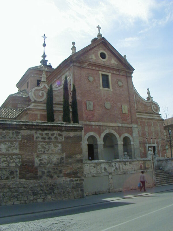 COLEGIO-CONVENTO TRINITARIOS DESCALZOS (s.XVI) 
Localidad: Alcalá de Henares - Madrid 
Superficie: 4.200 m2 
Descripción: Proyecto con DO integral de instalaciones